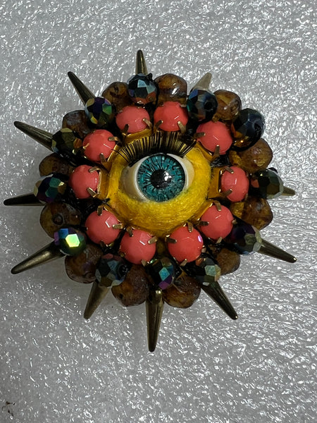 Pin Brooch Eye Handmade by Camila Meucci and Sara Molano